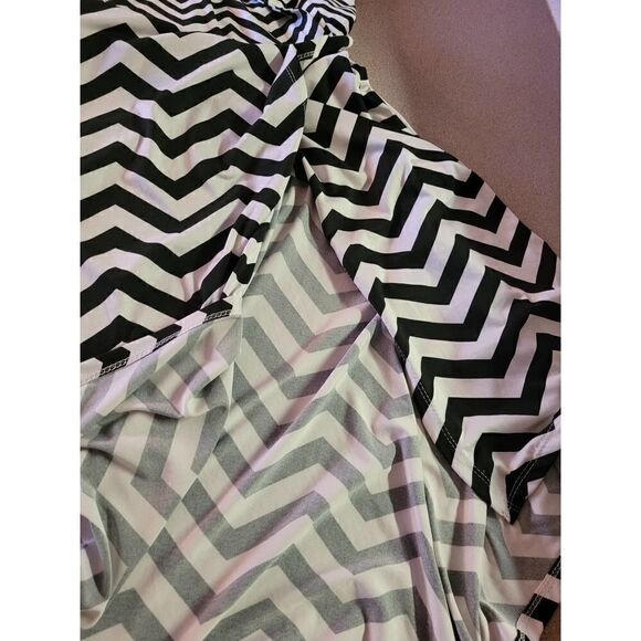 Women's size m/L stretchy Chevron high low dress sleeveless v-neck black white - Picture 10 of 13